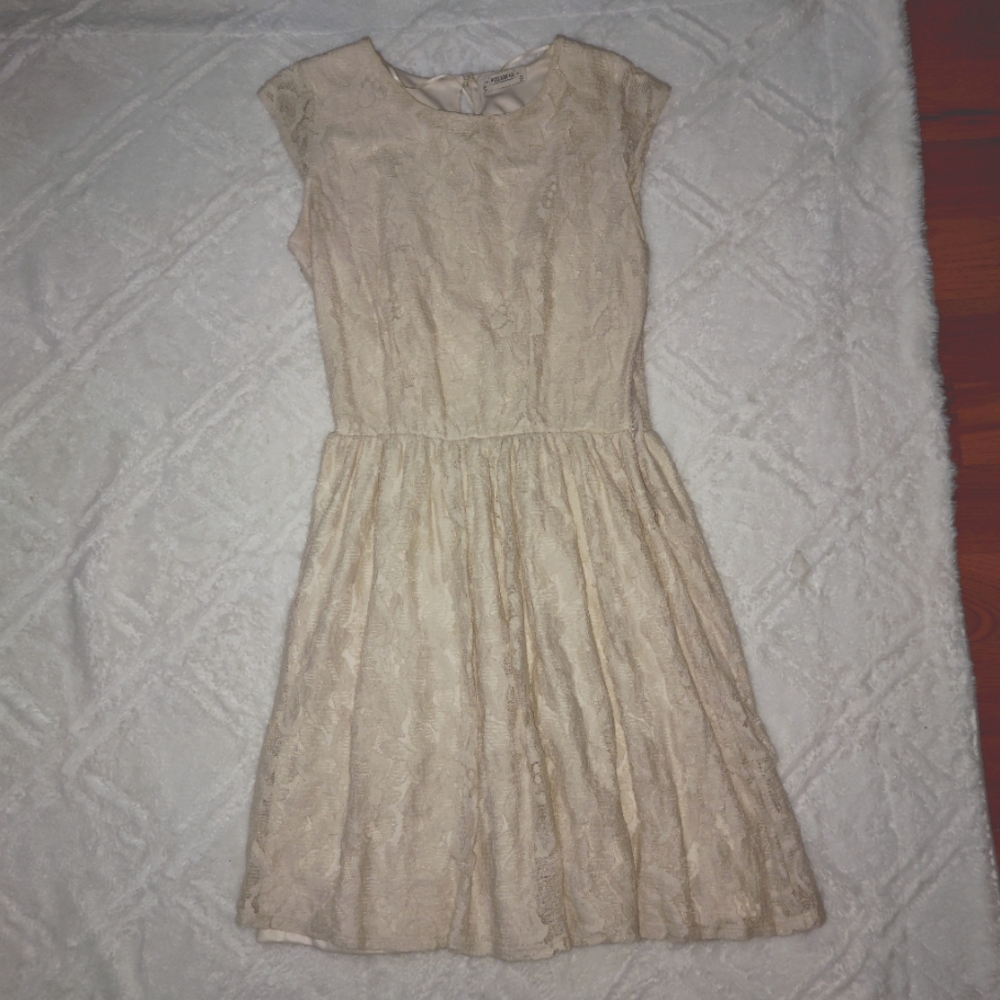 ✌️Beige lace pull&bear mini dress M